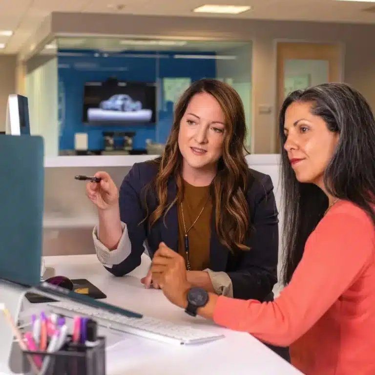 Descubre cómo la reducción de jornada laboral en México sería un gran apoyo para la inclusión de las mujeres en el trabajo.