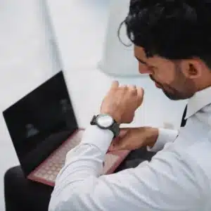 Descubre el estado actual de la reforma de jornada laboral de 40 horas en México y cómo preparar a tu empresa para una adaptación exitosa.