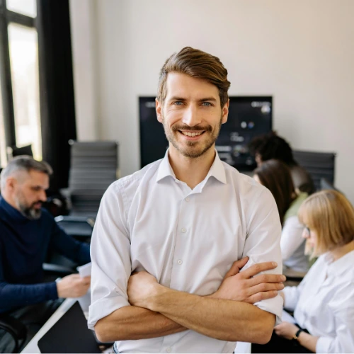 Descubre los tipos de liderazgo más eficaces y encuentra el ideal para tu empresa. ¡Impulsa el desarrollo de tu equipo!