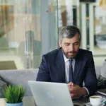 Aprende cómo calcular el aguinaldo paso a paso, en correcto apego a la ley y de acuerdo a las condiciones de cada trabajador.