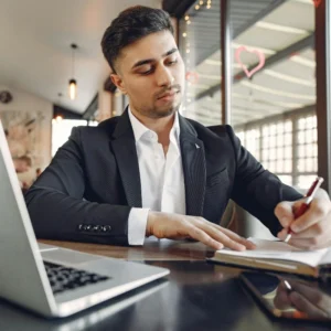 Conoce qué es la UMA y sus diferencias con el salario mínimo para evitar multas en nómina y cumplir con las obligaciones fiscales de tu empresa.