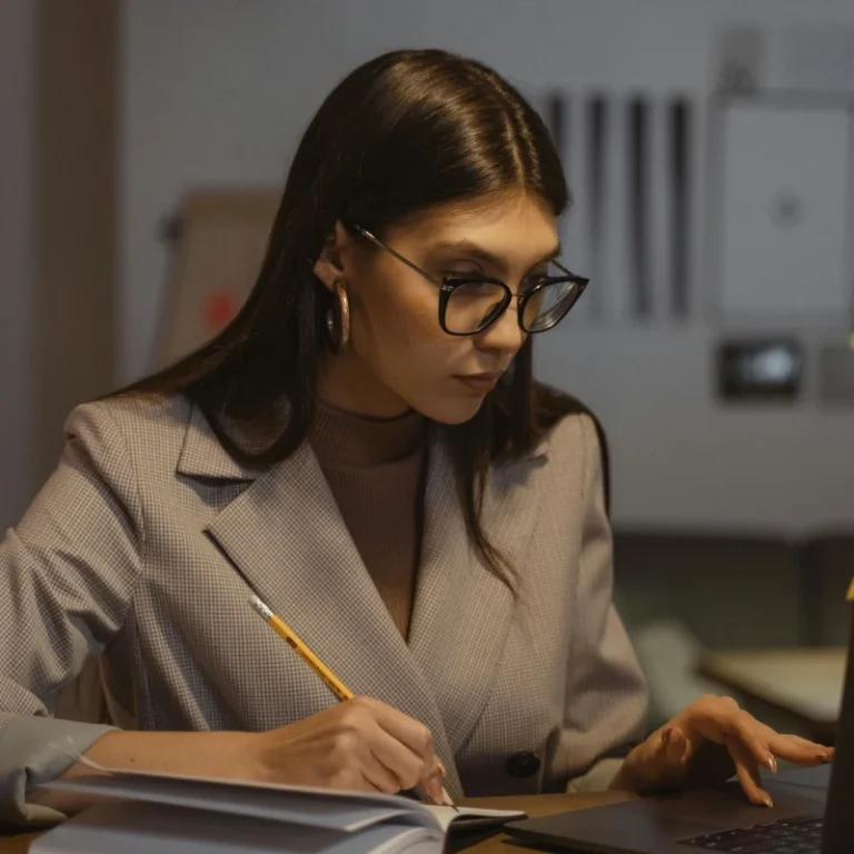 Descubre qué es el Monto Independiente de Recuperación y cómo aplicarlo al salario mínimo en México para evitar sanciones económicas.