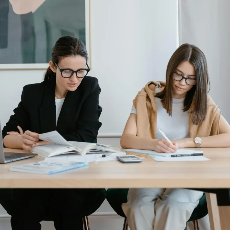 Avanza hacia una remuneración justa en tu empresa y conviértela en un sitio atractivo y de vanguardia en el trato laboral con esta guía.