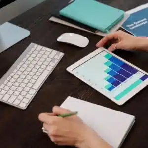 Descubre los indicadores clave que Recursos Humanos debe evaluar ante el incremento del salario mínimo para proteger el presupuesto y el talento.