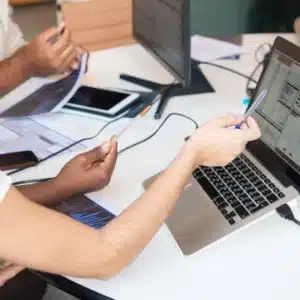 Prepara a tu empresa para la transición hacia la reducción de jornada laboral que se deberá aplicar en México durante los próximos años.